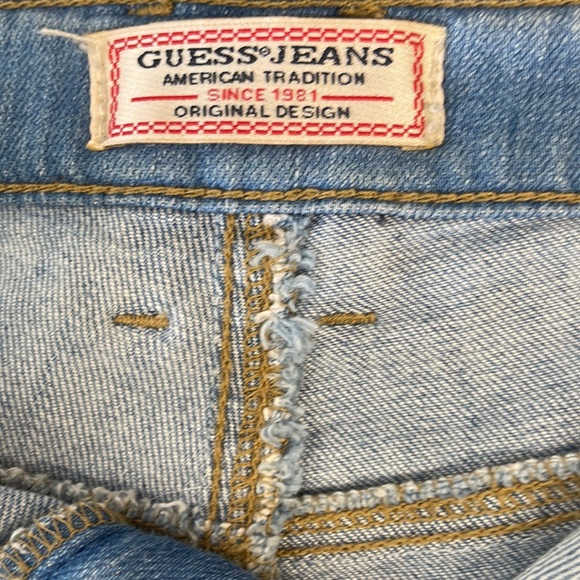 Guess Light Wash Denim Short 
Style # W51AL1D1W40 - Picture 7 of 8